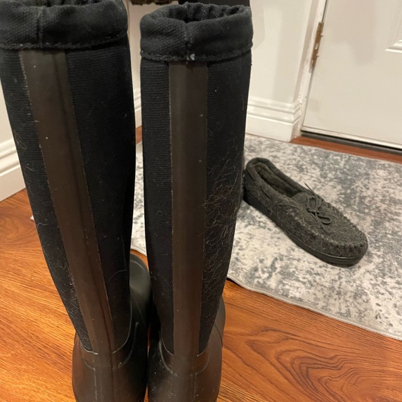 Black Hunter rubber and fabric tall boots, sz 7 gently used - Picture 3 of 8